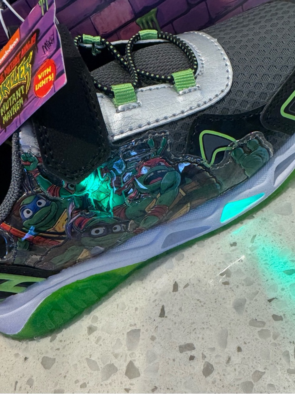 Nickelodeon TMNT Light-Up Kids Sneakers - Black & Green